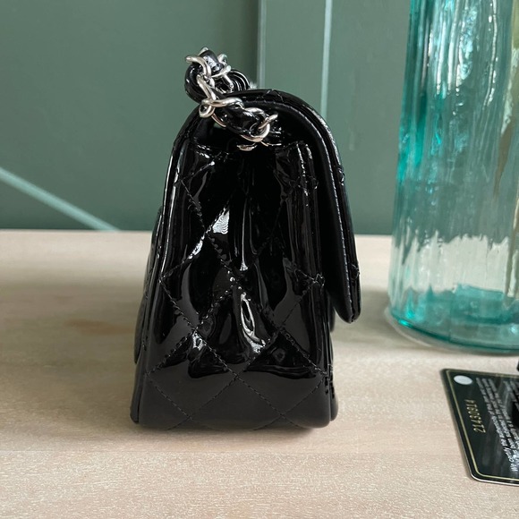 ❌SOLD❌EUC Chanel Classic Flap Mini Square Patent Black Silver HW Crossbody - Picture 7 of 16